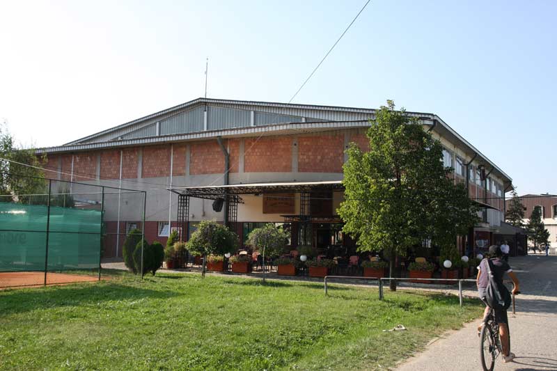hala_sportova_spolja2.jpg